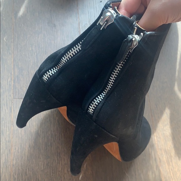 ❣️Authentic Givenchy Silvia Shark Lock Ankle Boots - Picture 2 of 8